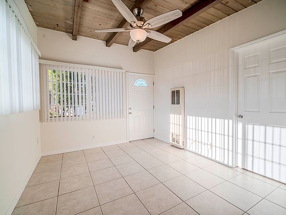 4th image of 130 E 20th St APT 1