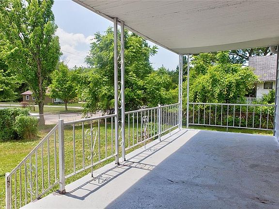5th image of 16313 Telfair Ave