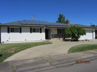 3240 Panorama Dr, Redding, CA 96003