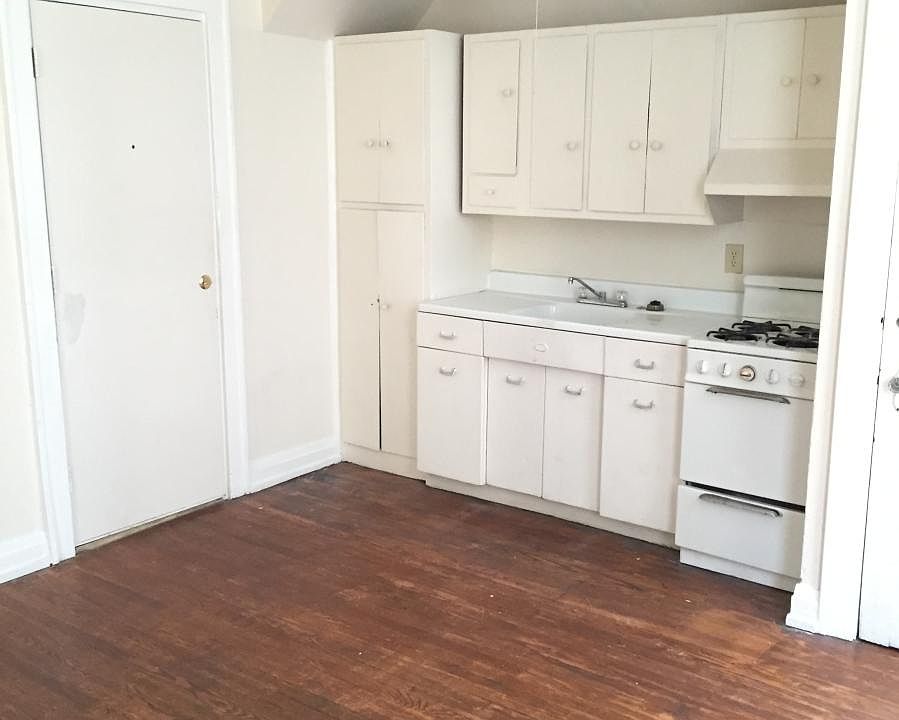 1st image of 2722 Vine St APT 8