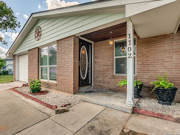 4th image of 1102 HARVEY