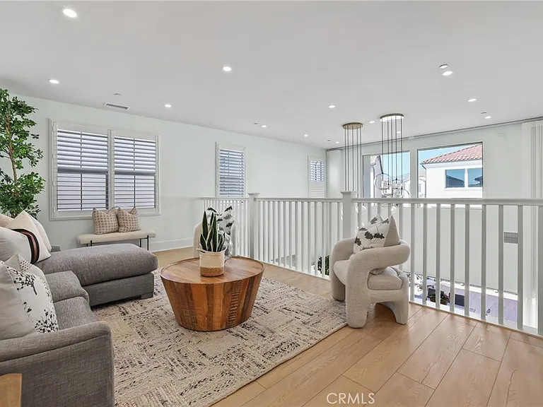 107 Orbit — Photo 20