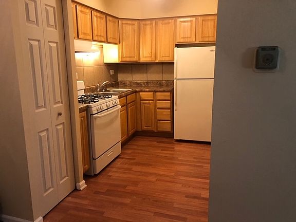 2nd image of 5306 N Cumberland Ave APT 213