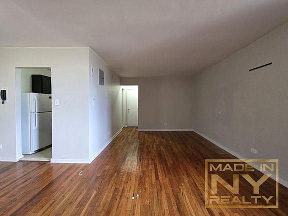 3rd image of 1625 Rockaway Pkwy APT 6r