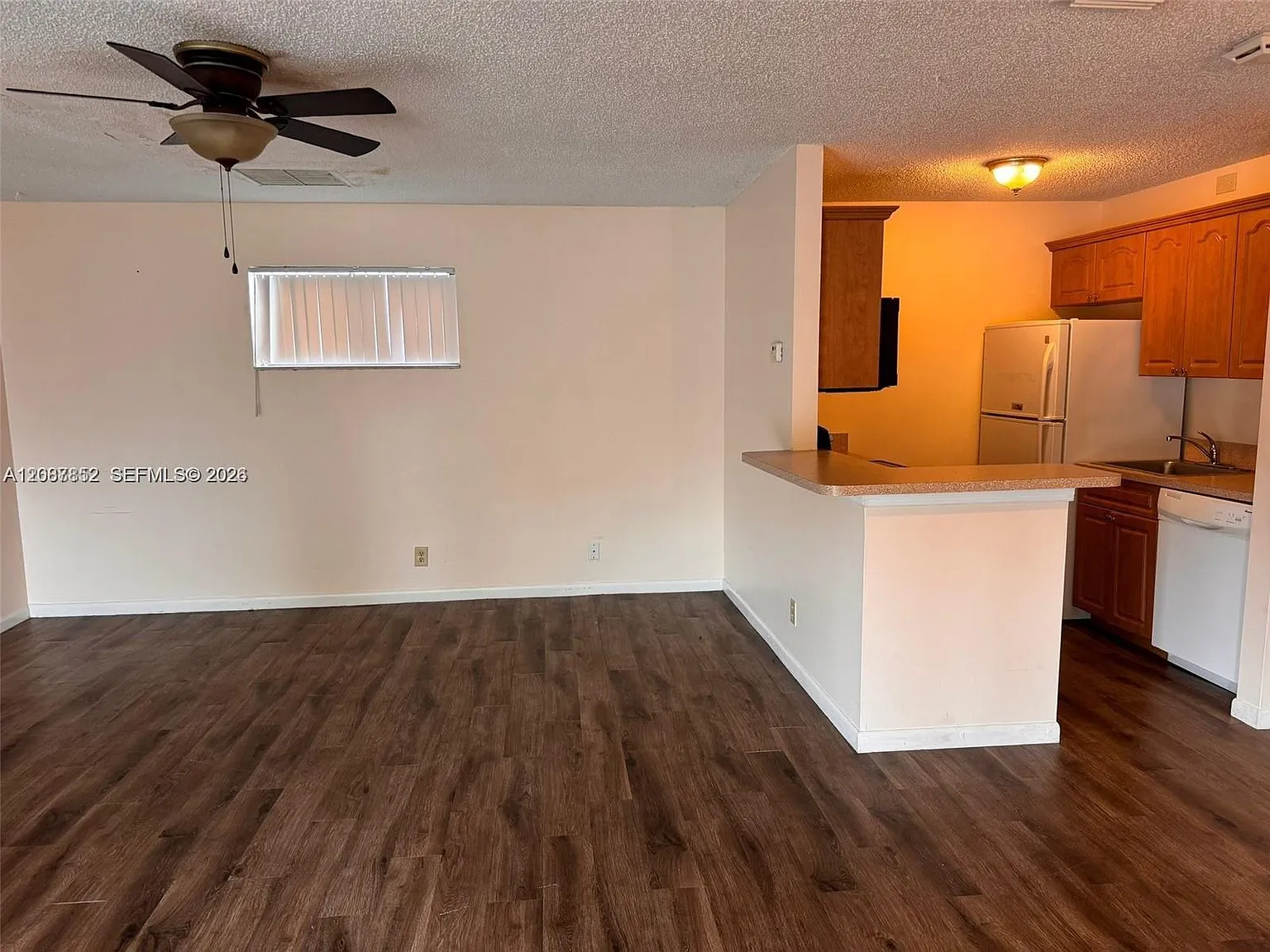 2 bed, 2.0 bath, 980 sqft, $2,100 — Photo 2
