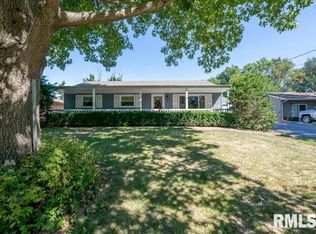 906 N McMullen Rd, Bartonville, IL 61607