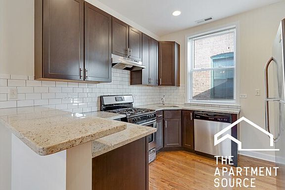 2nd image of 850 W Cornelia Ave #2