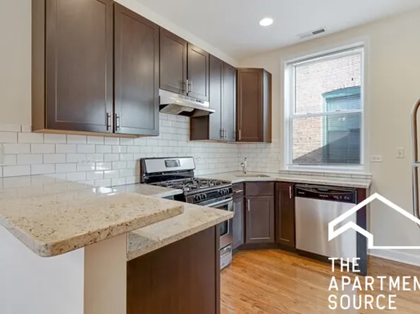 863 W Cornelia Ave APT 3, Chicago, IL 60657