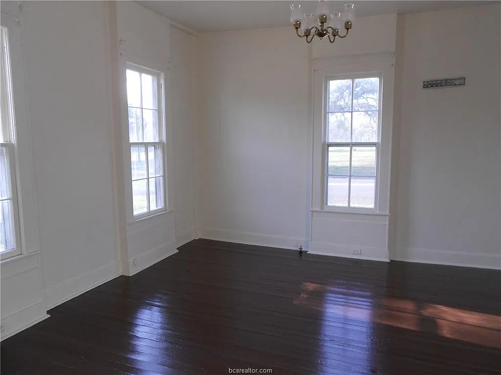 3 bed, 1813 sqft, $1,350 — Photo 3