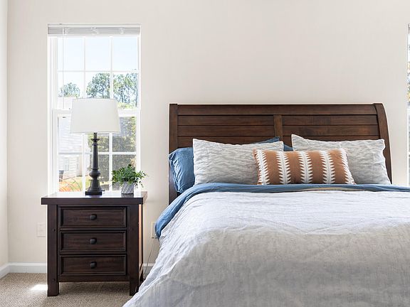 4th image of 502 Summer Breeze Dr