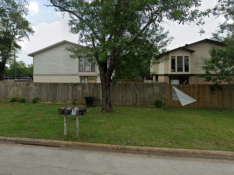1524 Hawk Tree Dr #A — Photo 1