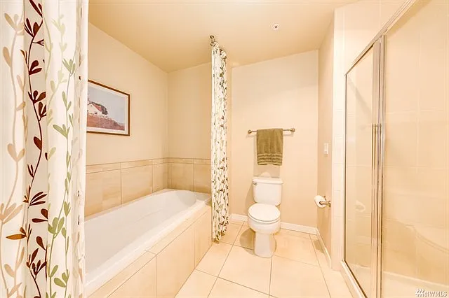 16141 Cleveland St #416 — Photo 16