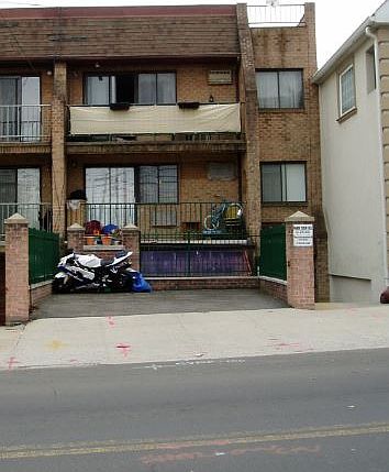 1st image of 3833 Woodside Ave