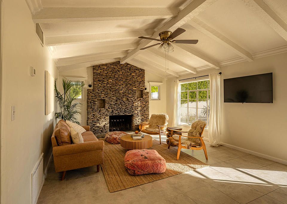 1st image of 527 N Paseo De Anza