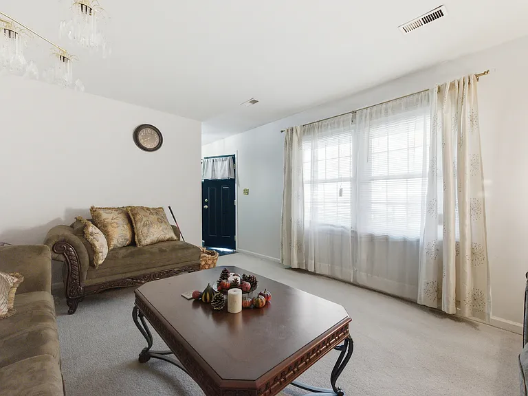 205 Orkney Pl — Photo 6