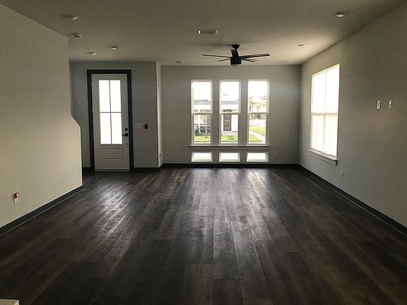 5th image of 1192 W Intendencia St