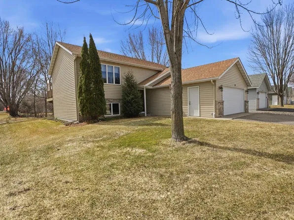 24 Pine Tree Ct, Sartell, MN 56377
