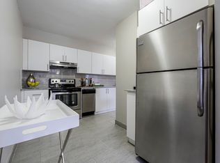 6030 Bathurst St, Toronto, ON M2R1Z9