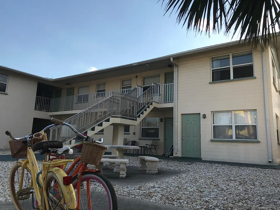 116 S Coates St #3