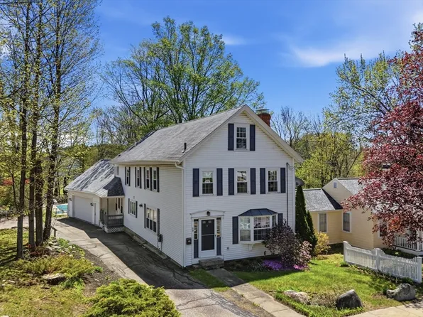 39 E Main St, Merrimac, MA 01860