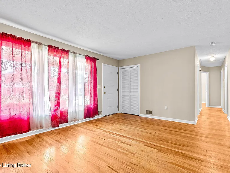 7506 Pimlico Dr — Photo 6
