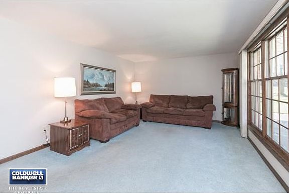 Spacious Living room!