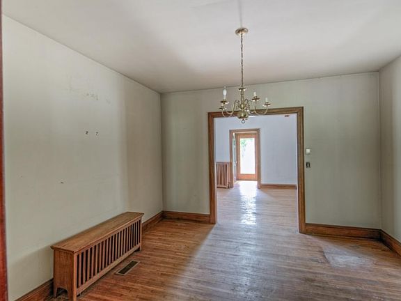 5th image of 1736 Holston Dr