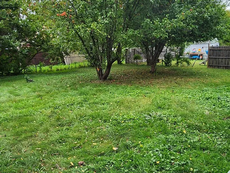 323 E Muir Ave — Photo 19