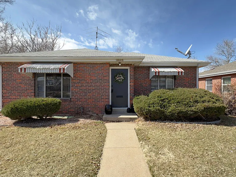 2829 Niagara St — Photo 18