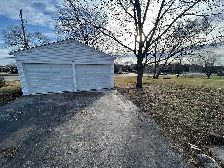 detached two-car garage