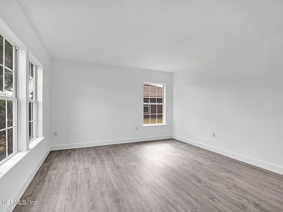 4th image of 2266 BRIAN LAKES Drive E