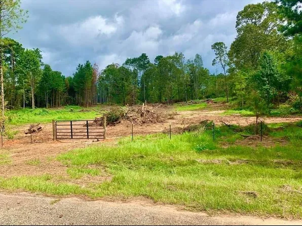 2913 Willis Rd, Barnesville, GA 30204