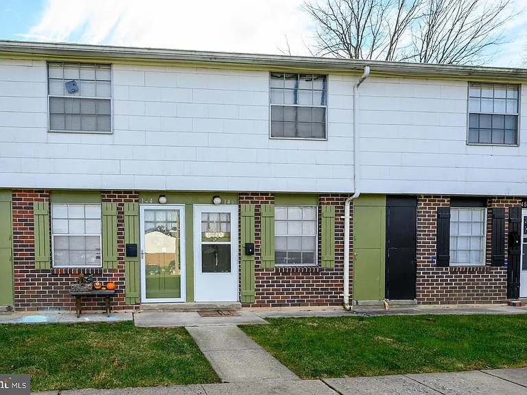 120 Roberta Jean Ave — Photo 8