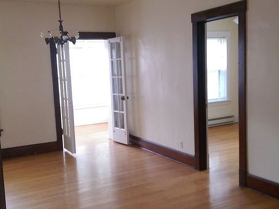 2nd image of 3205 Poppleton Ave APT 1