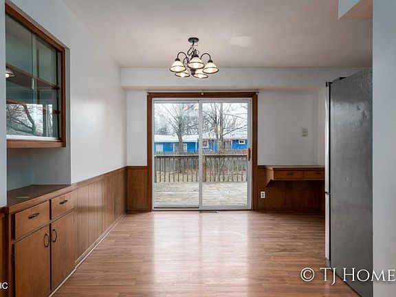4th image of 4466 Marshall Ave SE