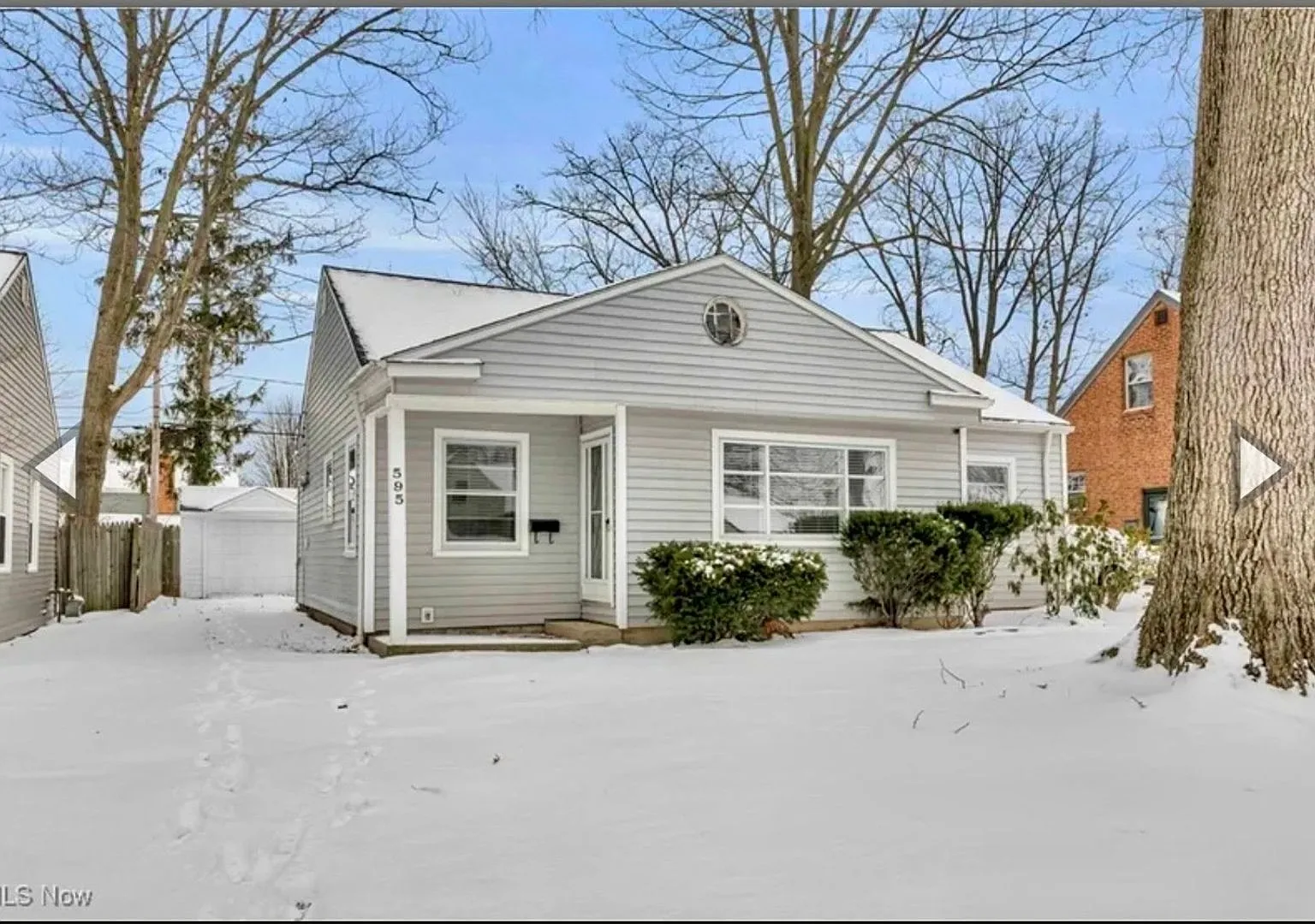 Charming 3BR House in Bay Village — Photo 1