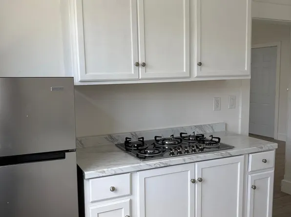 851 SW 4th St, Miami, FL
