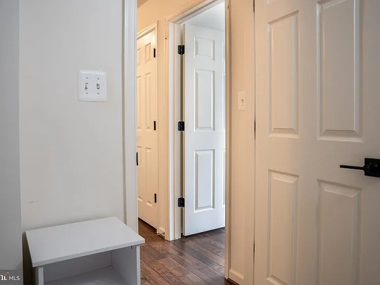 42243 Canary Grass Sq — Photo 34