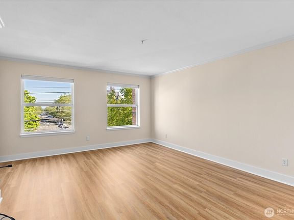 4th image of 1417 Queen Anne Avenue N #313
