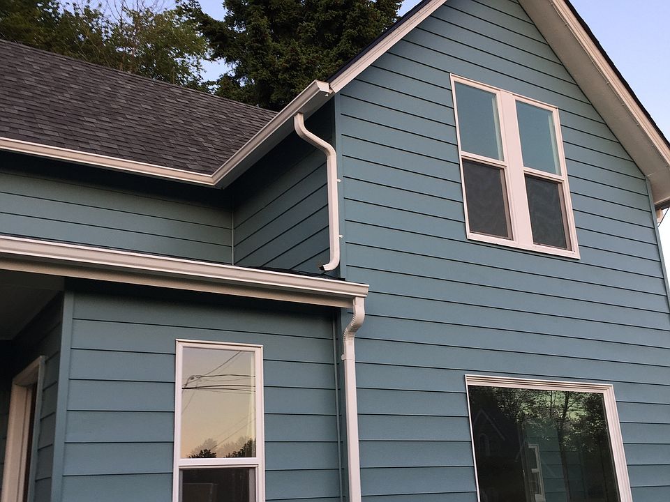 1st image of 402 Quince St NE