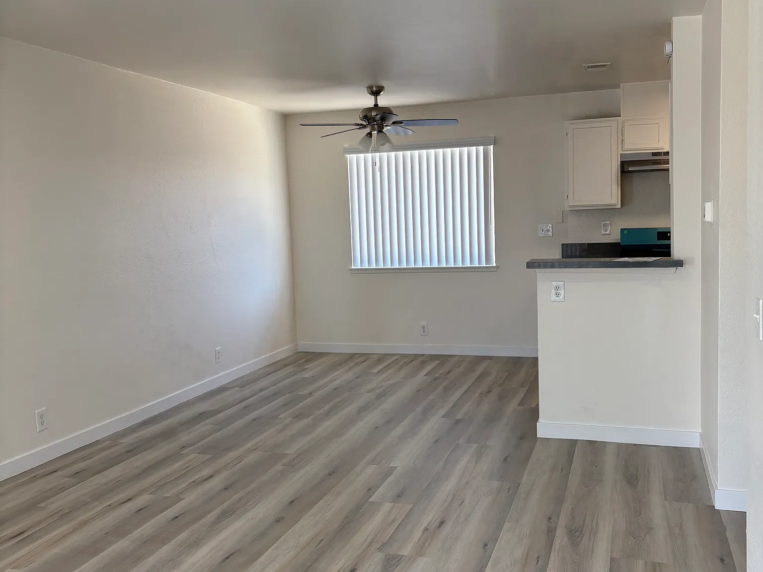 2 bed, 840 sqft, $2,400 — Photo 4