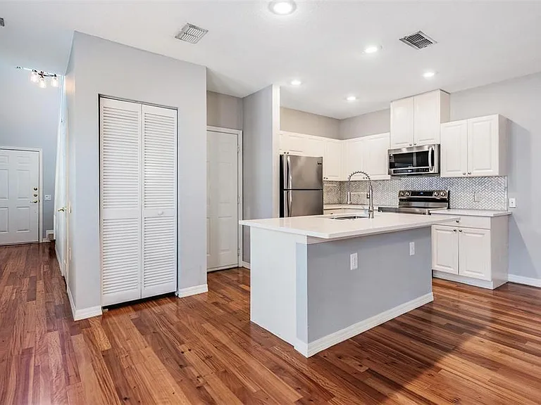 404 S Willow Ave #B — Photo 4