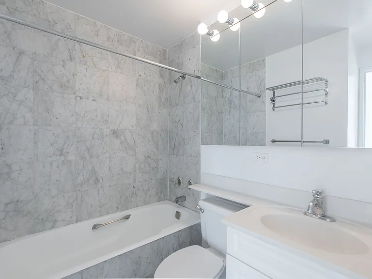 200 Rector Pl #35H — Photo 7