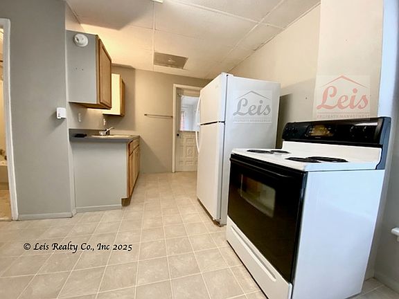 5th image of 112 E Water St