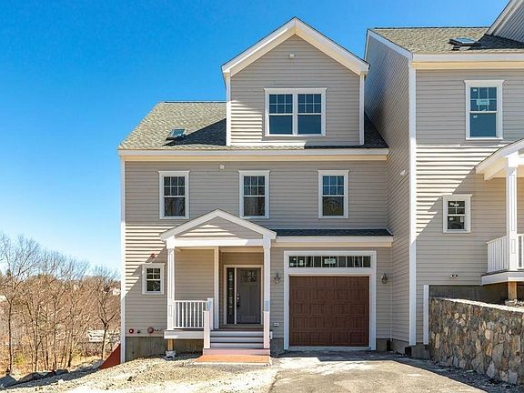 2nd image of 8 Blueberry Hill Ln #8