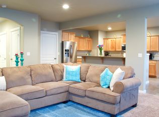 36911 Goldenrain St, Sandy, OR 97055