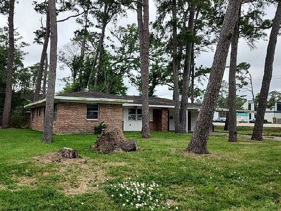 3rd image of 3702 Bayou Cir