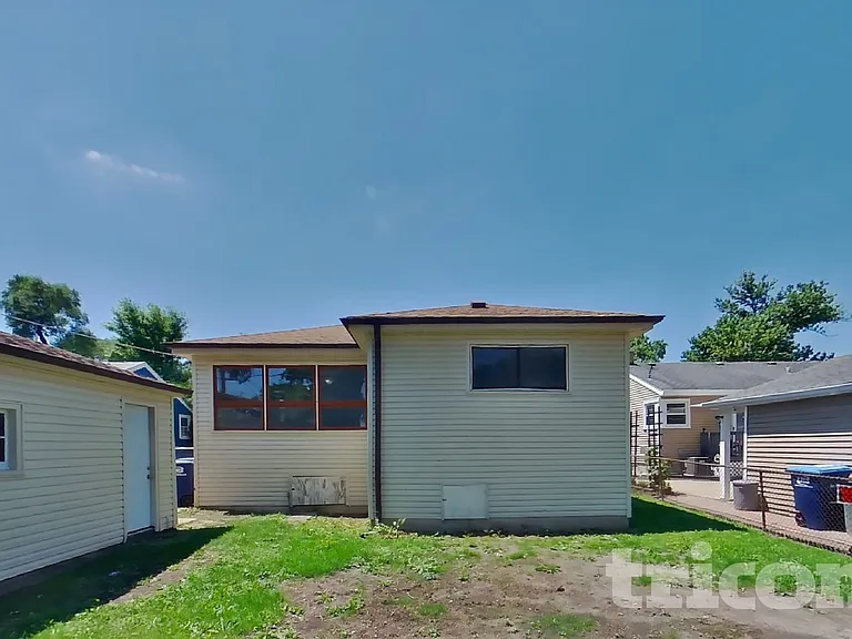 1449 S Wolf Rd — Photo 16
