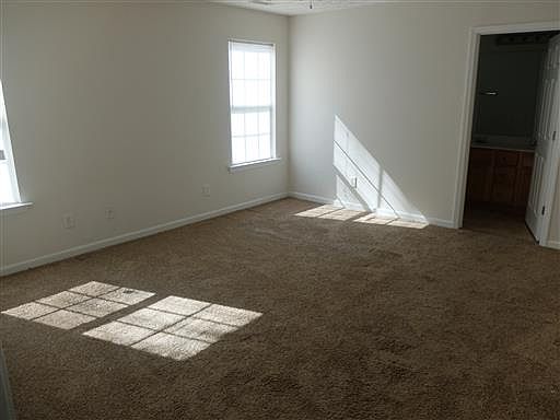 4th image of 309 Dunlop Dr