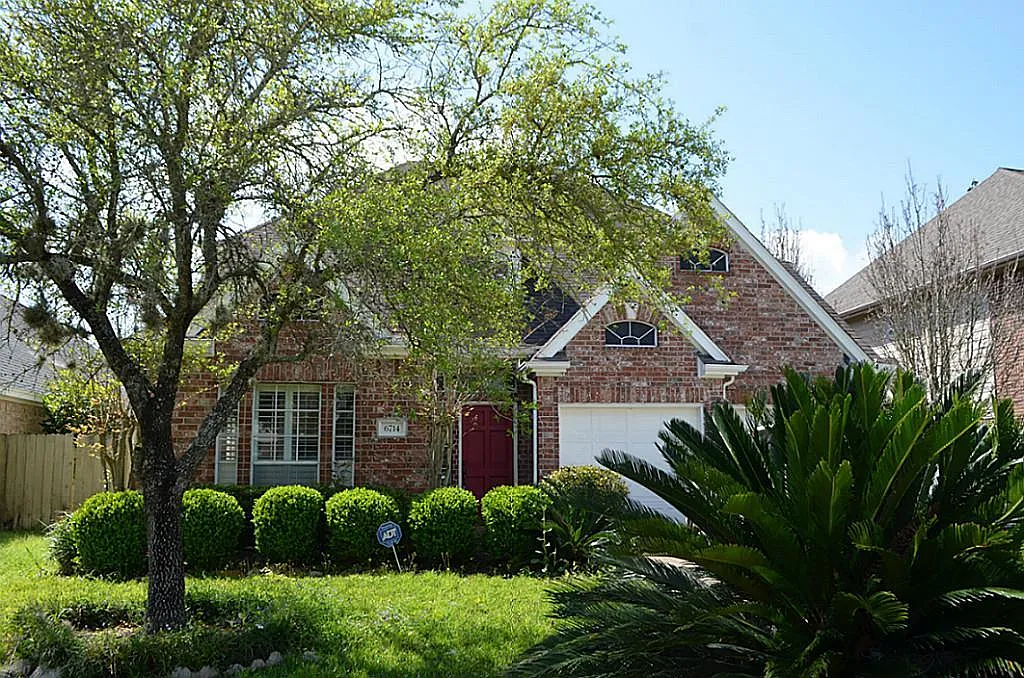 5 bed, 3.0 bath, 3487 sqft, $2,980 — Photo 2